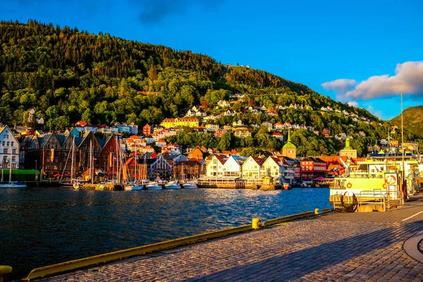 El paisaje de la ciudad de Bergen en Noruega — Foto de Stock