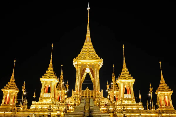 El Real Crematorio de Su Majestad el Rey Bhumibol Adulyadej en Bangkok Tailandia — Foto de Stock