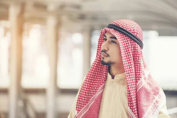 Arab Man Team Business Hand Skaka Efter Kompletta Affärer Framgångsrik — Stockfoto