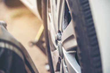 Tamirci araba tamircisi otomobil garajı otomobil araç tamircisi makine tamircisi. Otomobil mekaniği, araba tamiri için ellerinizi kapatın. Tamirci Teknisyen Atölyesi