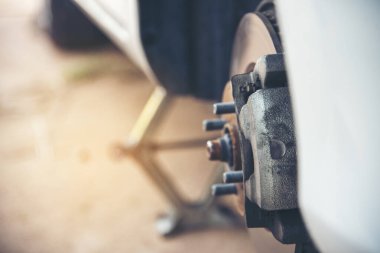 Tamirci araba tamircisi otomobil garajı otomobil araç tamircisi makine tamircisi. Otomobil mekaniği, araba tamiri için ellerinizi kapatın. Tamirci Teknisyen Atölyesi