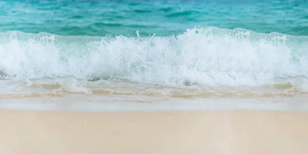 Verano Playa Tropical Azul Océano Naturaleza Paisaje Con Ola Blanca —  Fotos de Stock