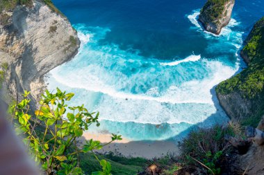 Yaz tatili için mavi okyanus cenneti turkuaz deniz suyu. Doğal tropik ada manzarası. Seyahat ve seyahat kavramı