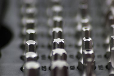 Çeşitli ebat ve şekillerde tornavida başkanı