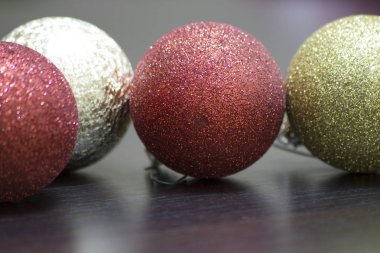 Küre ve Noel süsler