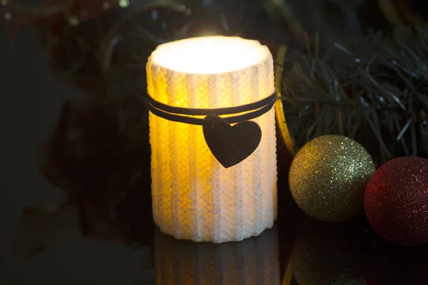 Mum yakma ve Noel süsler