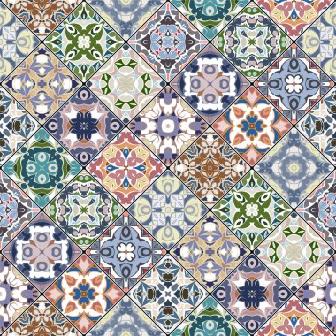 Mozaik kümedeki soyut desenler.