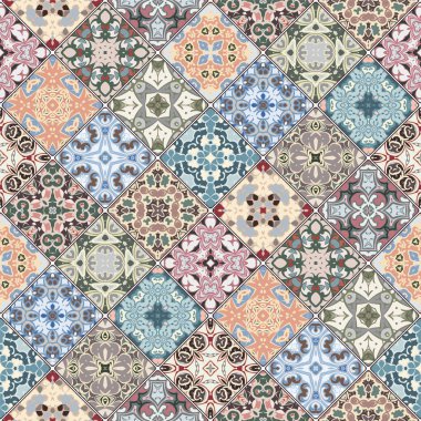 Mozaik kümedeki soyut desenler.