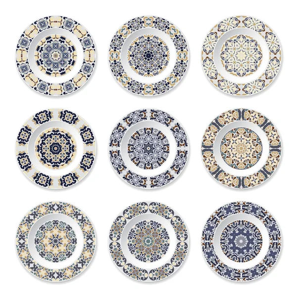 Neun dekorative Teller mit kreisförmigem farbigem Muster — Stockvektor