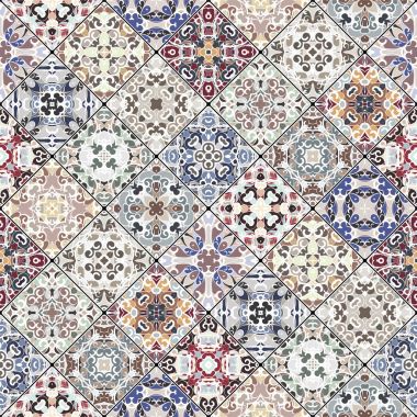 Mozaik kümedeki soyut desenler.