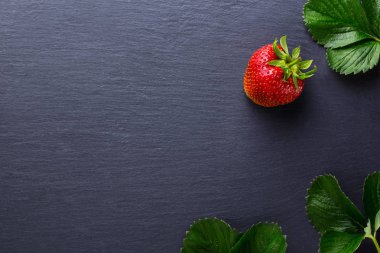 Kırmızı olgun çilek