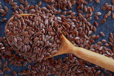 Bir kaşıkta keten tohumu