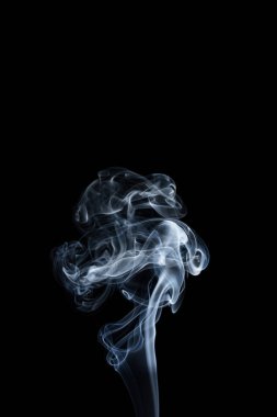 dumanı siyah arkaplanda