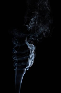 dumanı siyah arkaplanda