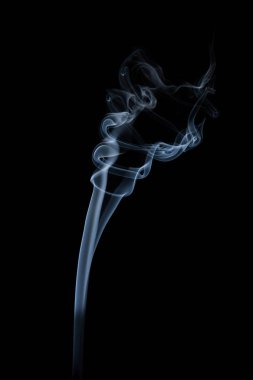 dumanı siyah arkaplanda