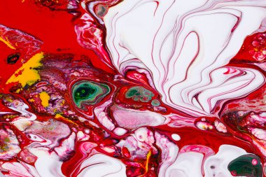 Kırmızı ve beyaz tonlarda akrilik boyanın soyut arkaplanı