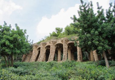 sütunlarda antoni tarafından tasarlanan park guell gaudi barcelona İspanya