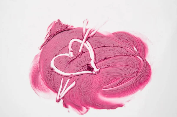 粉红色的口红的纹理绘制心脏刺穿箭头, 爱, 欺骗, 弥补 — 图库照片