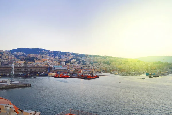 Genoa, Italy-October 13, 2018: panorama of the old port with harbour cranes, pier, yachts, sea view, early morning, dusk and early sunrise — Stock Photo, Image