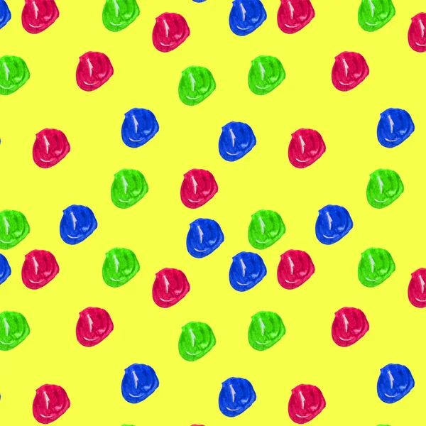 Akvarell rita runda bollar mönster. Sömlösa texturer med röda, gröna, blå bollar på en gul bakgrund. Handritad abstrakt baby Bakgrund — Stockfoto