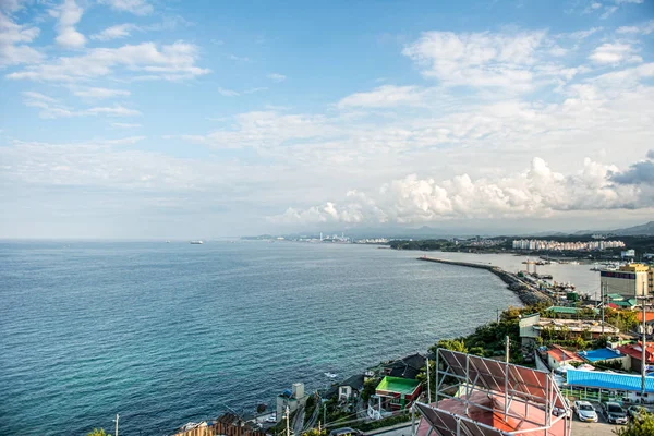 Koreas Meer der Ostseelandschaft, Mukho-Hafen. — Stockfoto