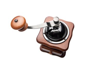 Kahve değirmeni üzerinde beyaz izole