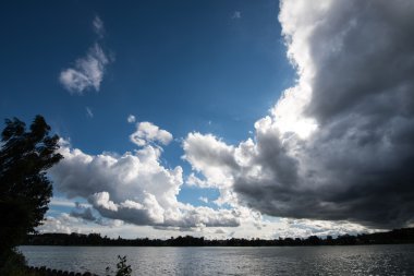 Gökyüzü fırtına için hazırlanıyor
