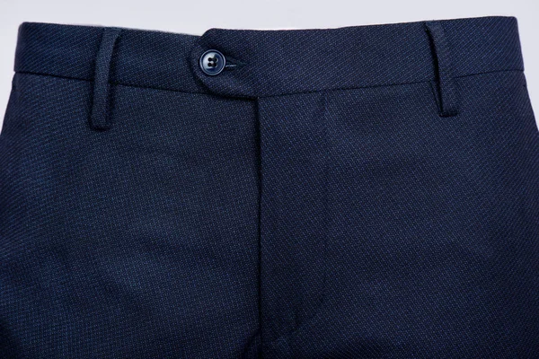 Детали на голубых брюках — стоковое фото