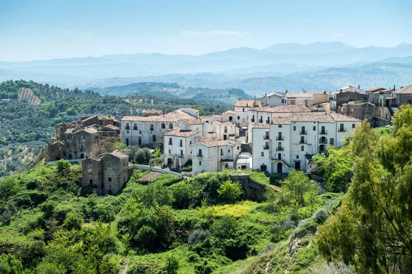 Görünüm Aliano, Basilicata, İtalya
