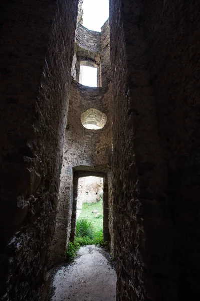 Old tower in the small village of Roman times, Italy — Stock Photo, Image