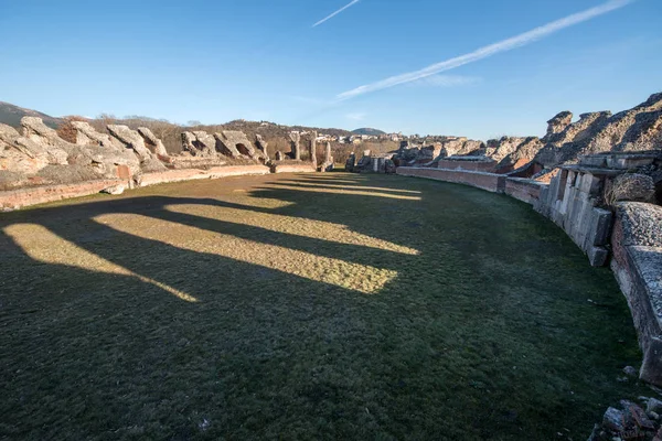 Римський амфітеатр Amiternum - Aquilia — стокове фото