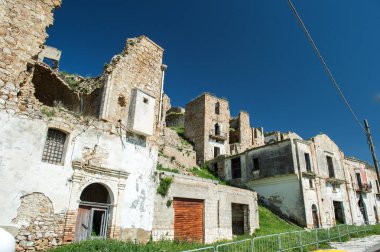 Eski şehir Craco Basilicata