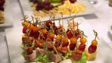 Beyaz masa snacks çeşitli