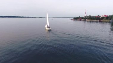 Yat Limanı kalkar. Aeral.