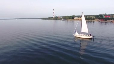Yat Limanı kalkar. Aeral.
