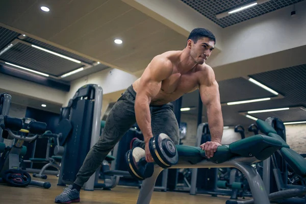 Duro allenamento gli uomini — Foto Stock