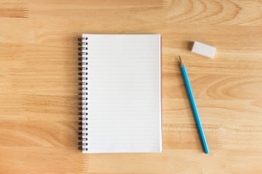 boş defter ile kalem ve silgi ahşap tablo, 