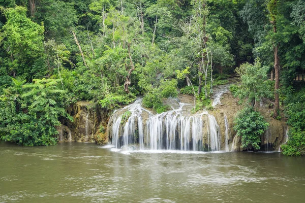 Sai Yok waterval in Sai Yok Nationaal Park. Rechtenvrije Stockafbeeldingen