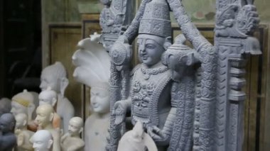 Hindu Tanrı ve Tanrıça heykelleri. El sanatları ve sanat Hindistan. Jaipur (Rajasthan Murti el yapımı imalatı). 