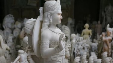 Hindu Tanrı ve Tanrıça heykelleri. El sanatları ve sanat Hindistan. Jaipur (Rajasthan Murti el yapımı imalatı). 
