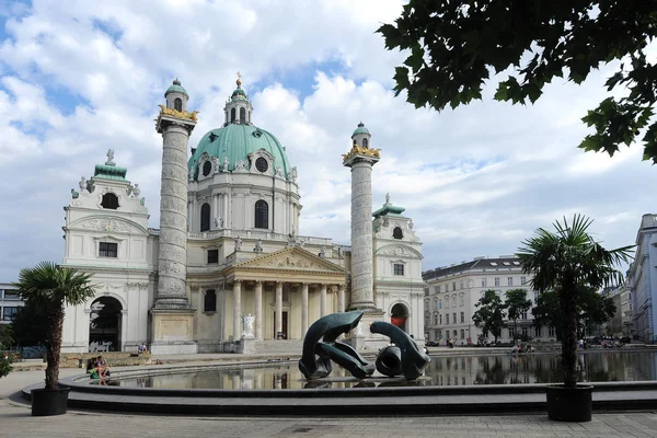 Viyana 'daki St. Charles Kilisesi