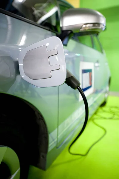 Electro car refueling — Stock Photo, Image