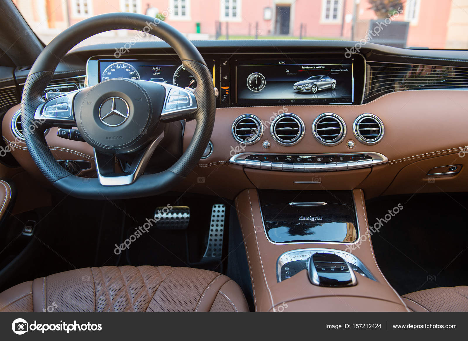 Innenraum Des Mercedes Benz S500 Cabrio Redaktionelles