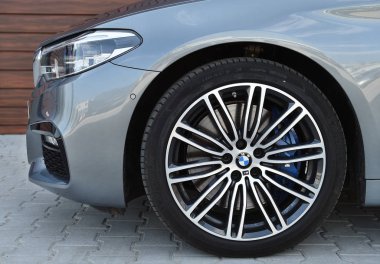 Gümüş Bmw 540i