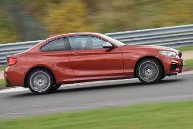 Kırmızı Bmw M240i