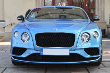 Prague, Çek Cumhuriyeti - 15 Şubat 2017: Bentley Continental Gt Prag, Çek Cumhuriyeti, 15 Şubat 2017.