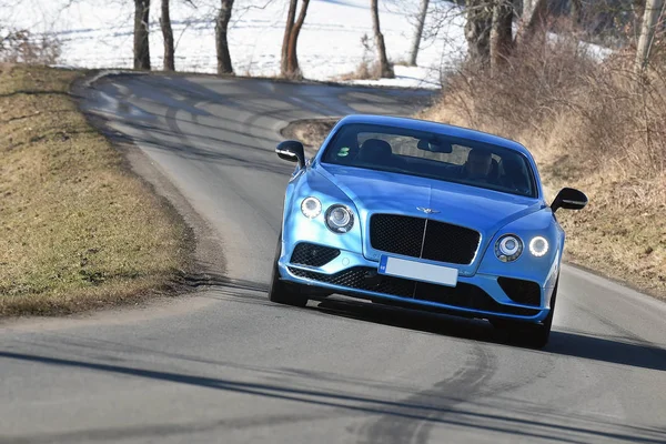 Πράγα Τσεχική Δημοκρατία Φεβρουαρίου 2017 Bentley Continental Στην Πράγα Τσεχική — Φωτογραφία Αρχείου