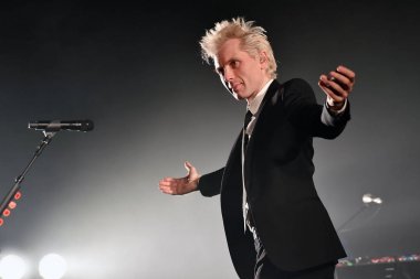 Prague, Çek Cumhuriyeti - 9 Mart 2018: şarkıcı ve gitarist Alex Kapranos Franz Ferdinand sırasında performans Prag, Çek Cumhuriyeti, 9 Mart 2018.