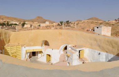 Tataouine, Tunus - 7 Haziran 2019: Tataouine, Tunus 'taki yeraltı Berberi mağaraları, 7 Haziran 2019