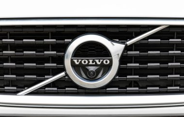 Prag, Çek Cumhuriyeti - 8 Ocak 2020: Prag, Çek Cumhuriyeti 'nde Volvo aracının logosu, 8 Ocak 2020